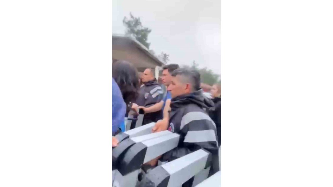 Hayvan Barınağında Gergin Anlar