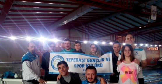 Engelli yüzücüler madalya için sefere çıkıyor