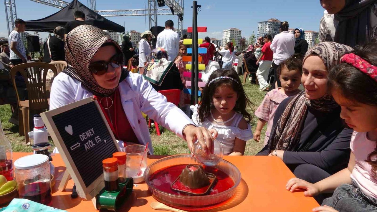 Kur’an Kursları Tanıtım Günleri’ne Yoğun İlgi