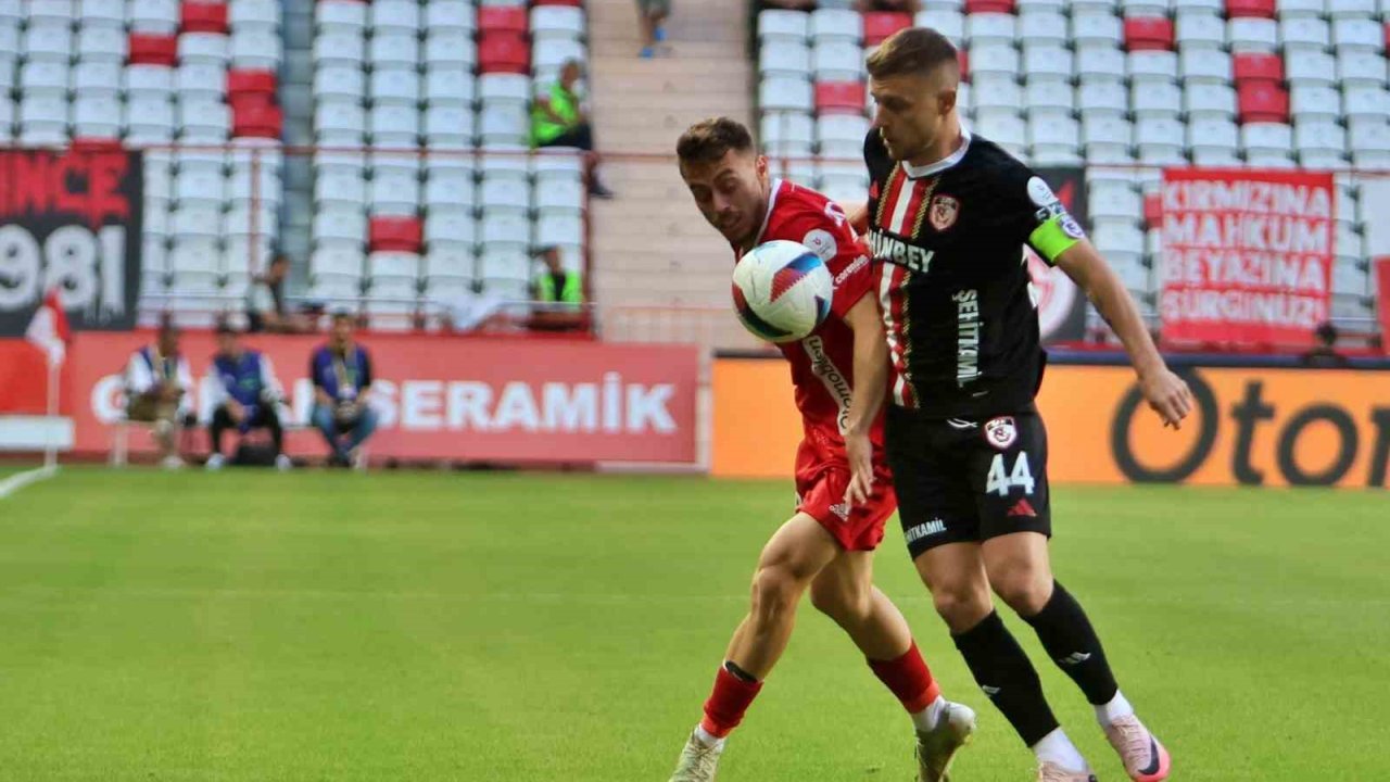 Trendyol Süper Lig: Antalyaspor: 0 - Gaziantep Fk: 0 (İlk Yarı)