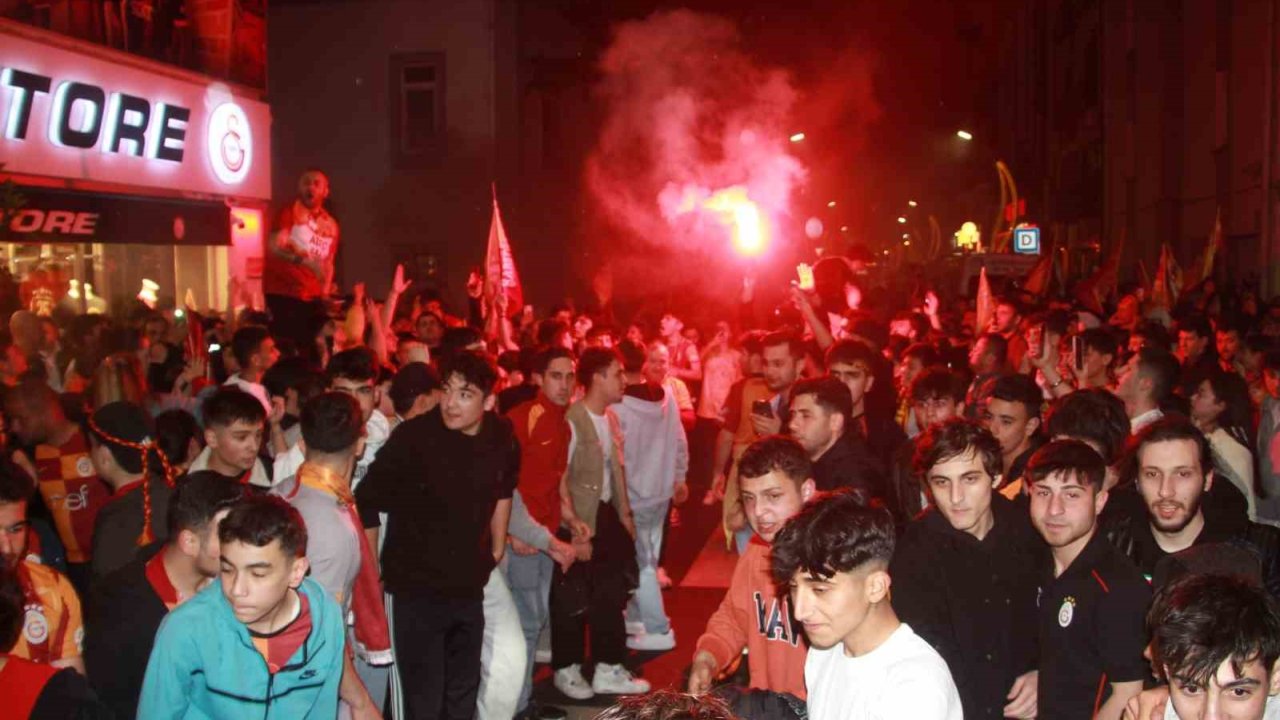Galatasaray Taraftarları, Ordu’da Sokaklara Döküldü