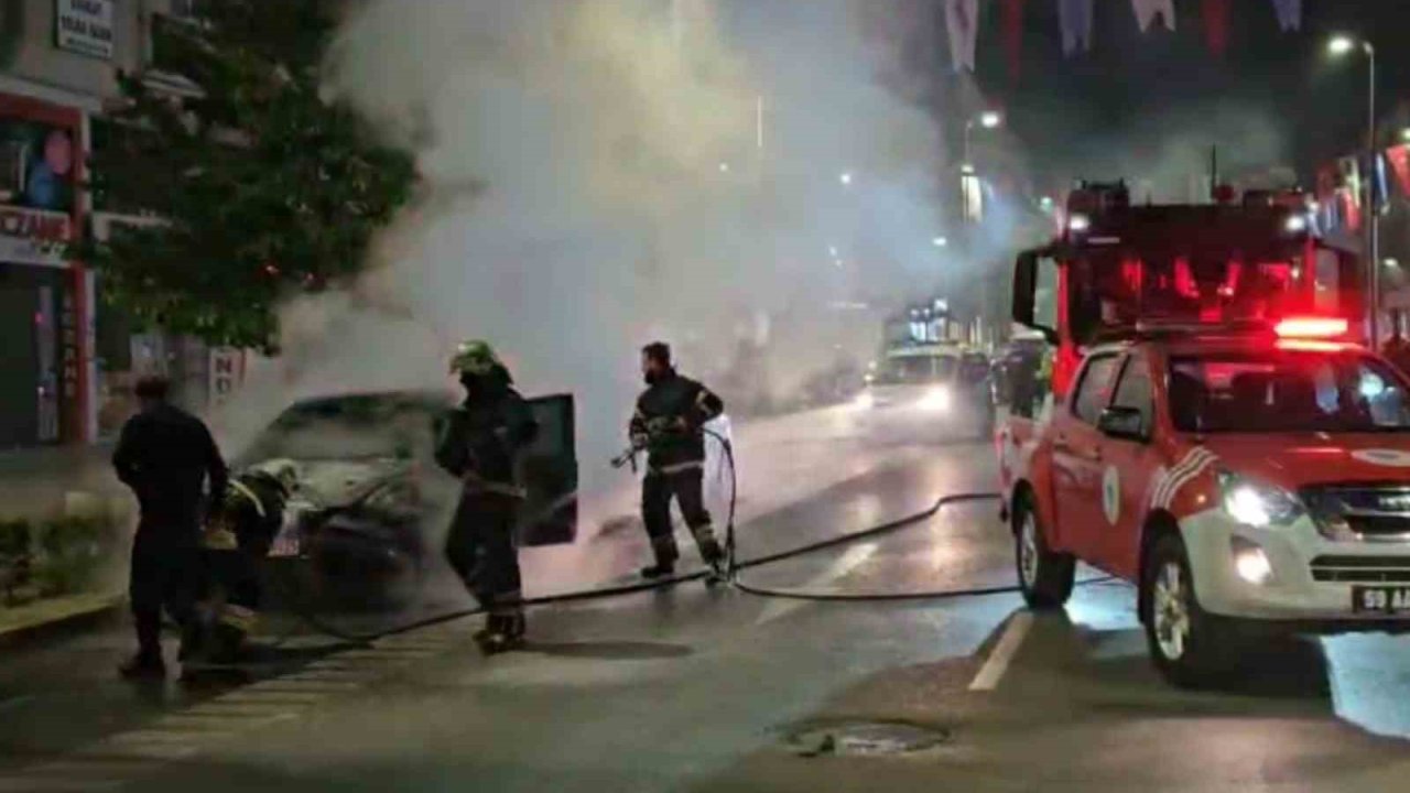 Kontağı Çevirir Çevirmez Otomobil Yanmaya Başladı