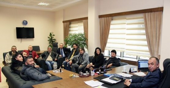 Düzensiz Düzenbazlar film yönetmeni ve oyunculardan üniversiteye ziyaret