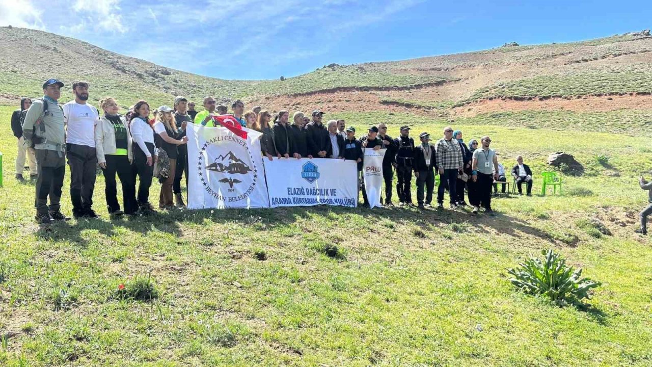Akdağ’da Doğa Yürüyüşü Düzenlendi