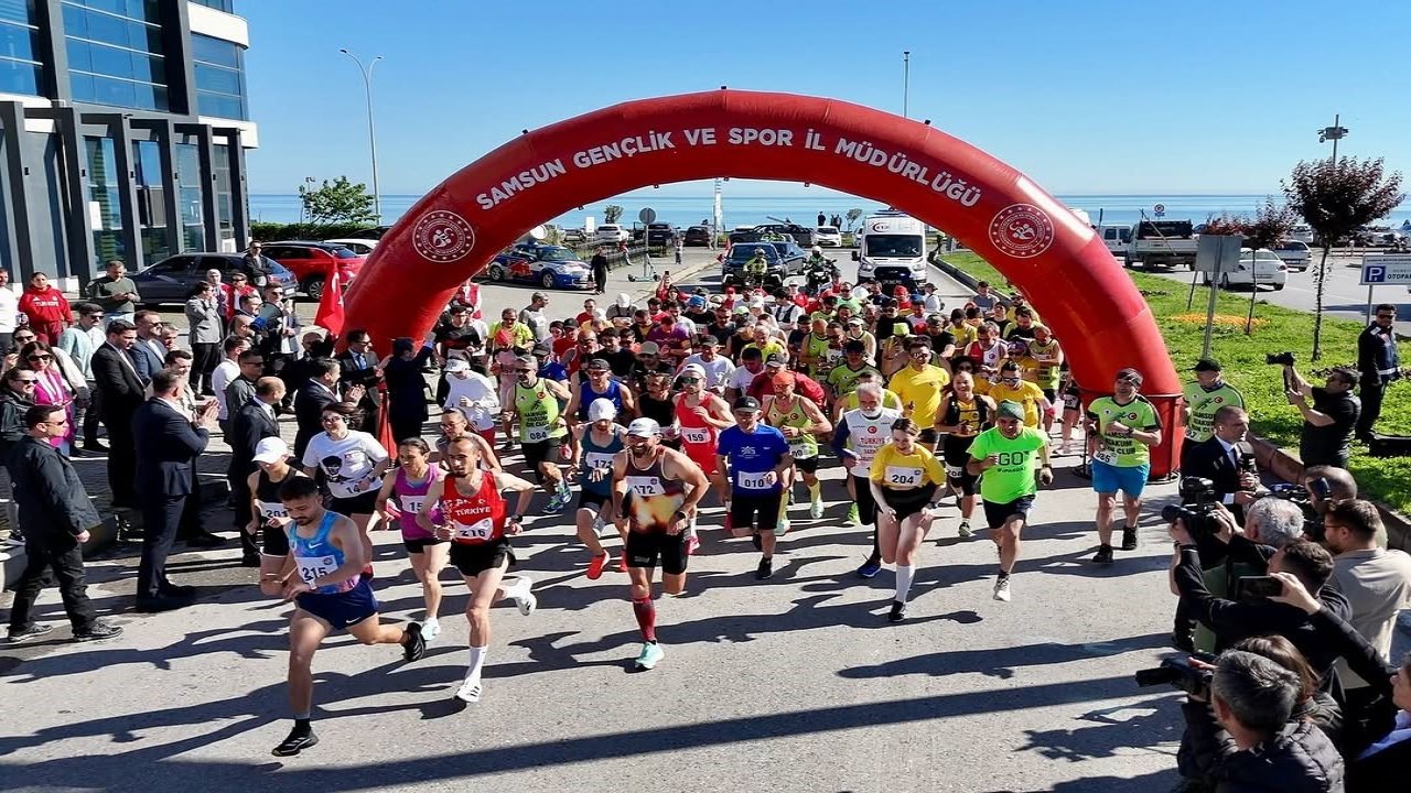 Samsun’da 19 Mayıs Uluslararası Yarı Maratonu Koşuldu