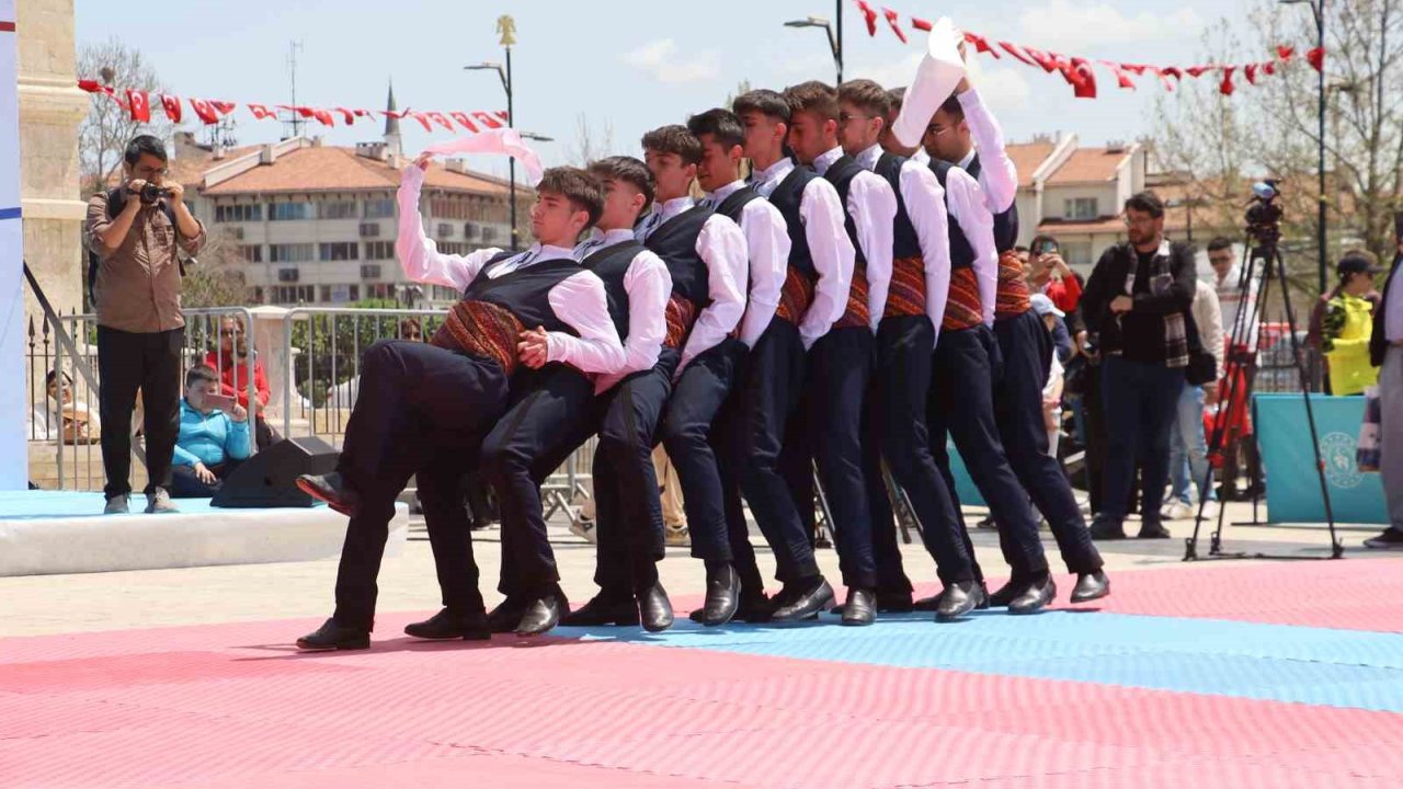 Sivas’ta Gençlik Ve Spor Bayramı Coşkuyla Kutlandı