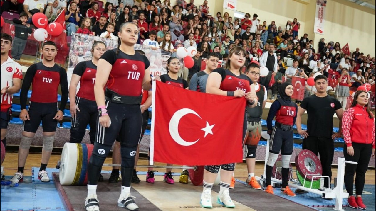 Isparta’da 19 Mayıs Atatürk’ü Anma Ve Gençlik Spor Bayramı Coşkuyla Kutlandı