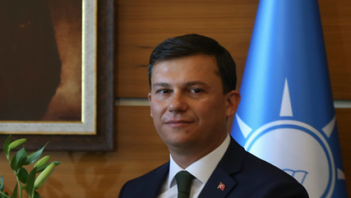 Tüm halkımızı şehitlerimiz için kan bağışında bulunmaya davet ediyorum