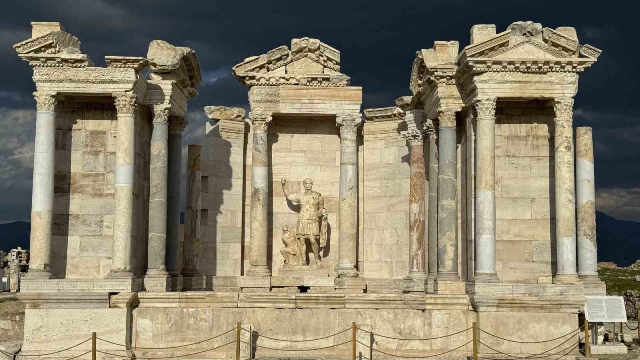 İş Bankası’ndan Laodikeia Ve Tripolis Antik Kenti Kazılarına 5 Yıllık Destek