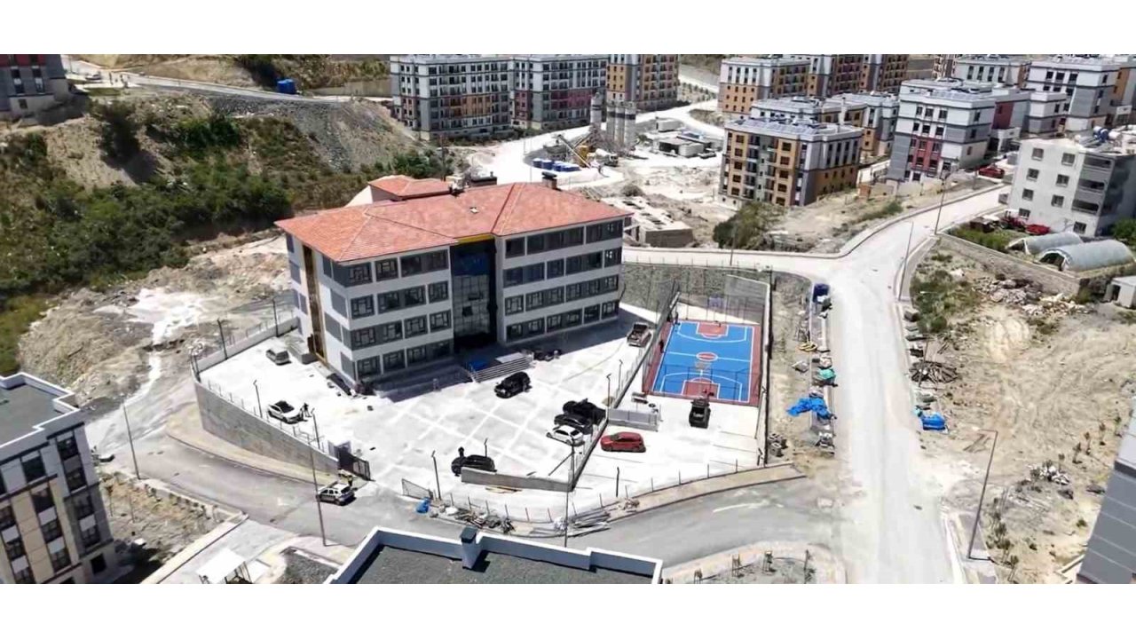 Orhanlı Afet Konutlarında İnşa Edilen İlkokul Ve Ortaokulda Sona Gelindi