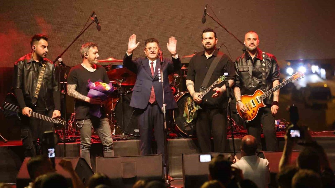 Çekmeköy Gençlik Festivali’nde Pera Rüzgarı