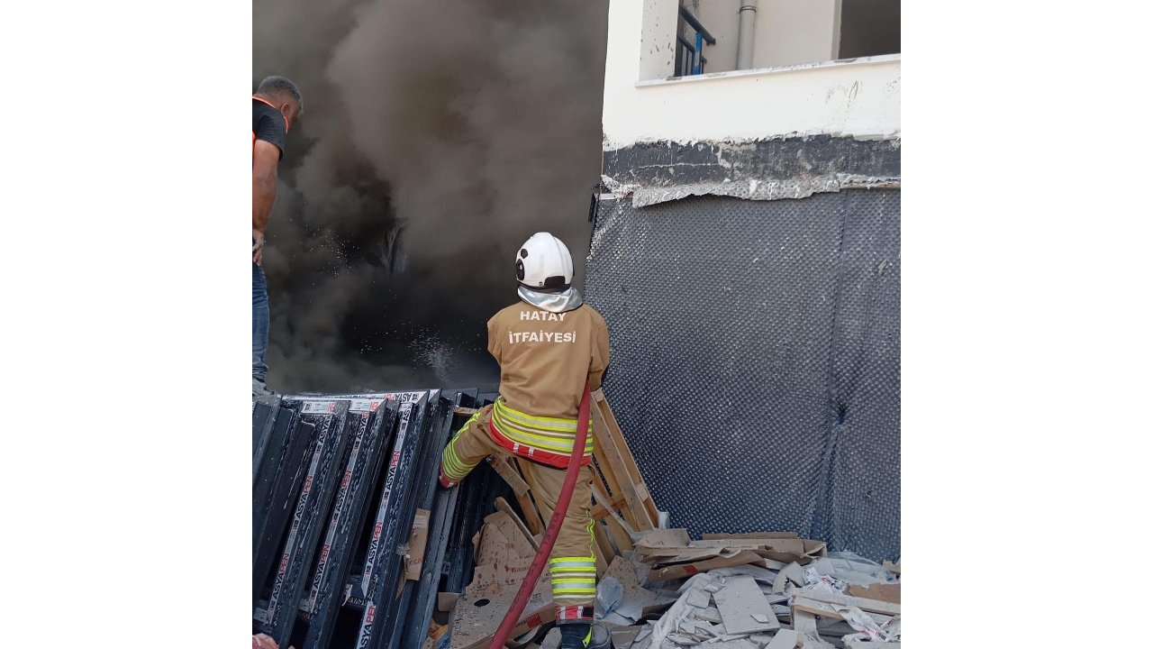 Antakya’da İnşaat Alanında Yangın