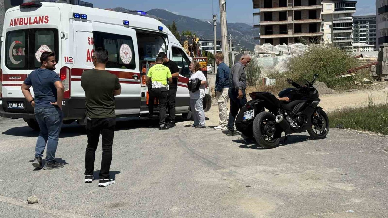 Motosiklet Sürücüsü Kazada Hastanelik Oldu