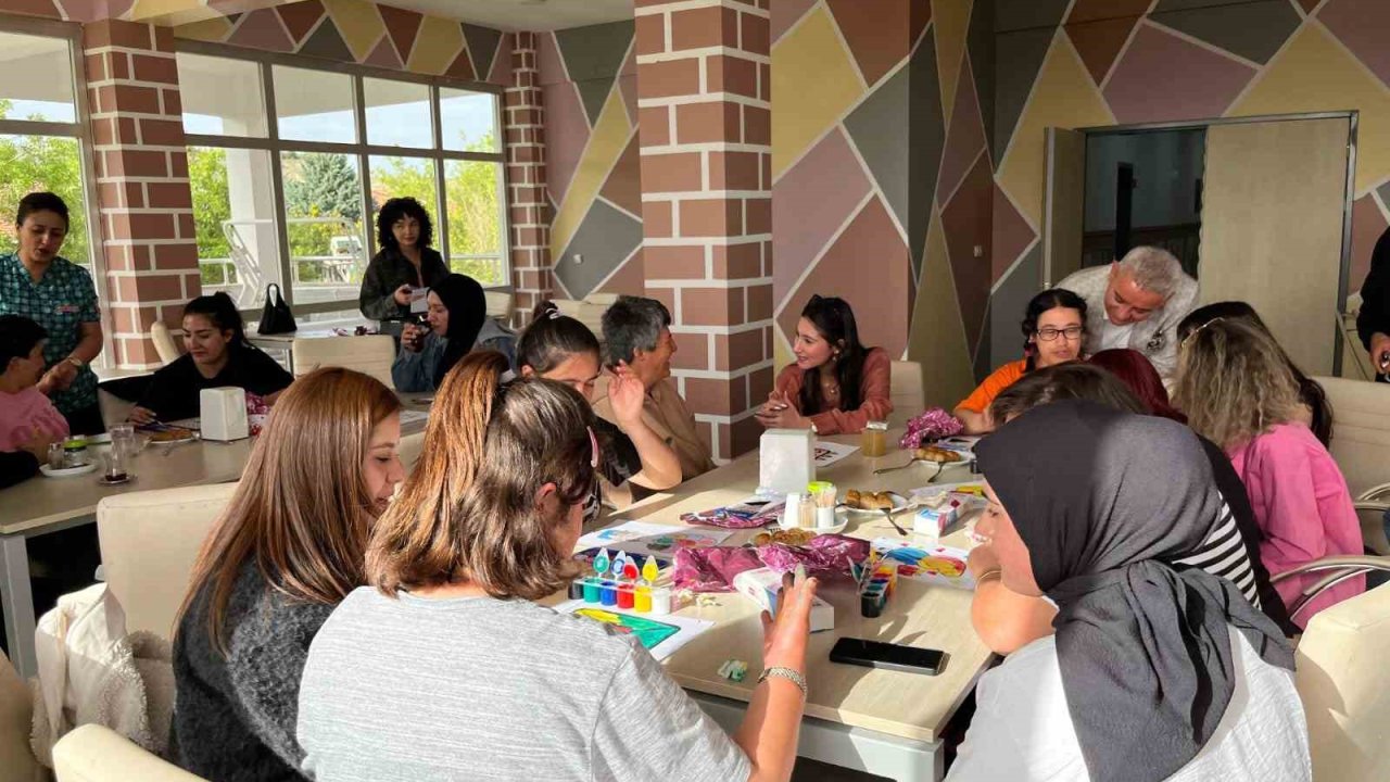 Kırşehir’de Engellilere Yönelik Boyama Ve Atölye Çalışmaları Düzenleniyor