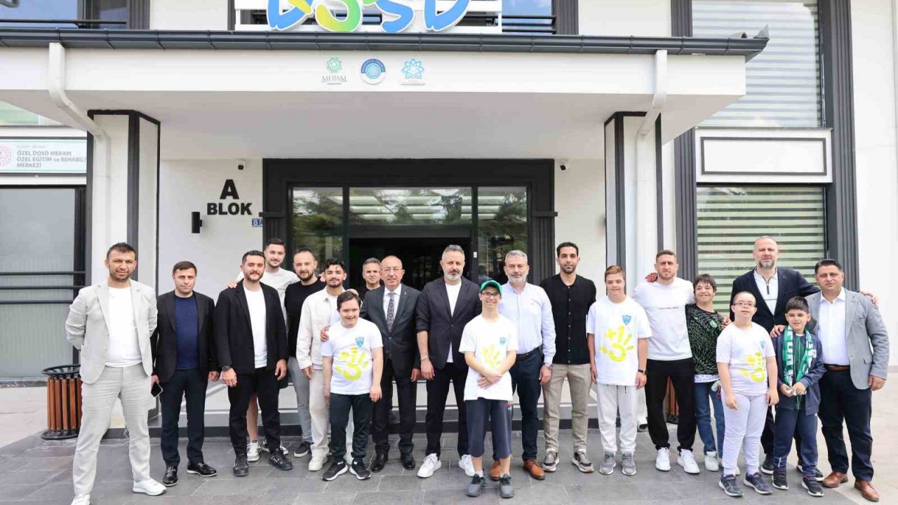 Konyaspor’dan Özel Çocuklara Ziyaret