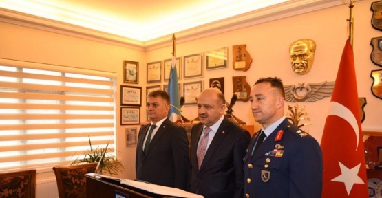 Milli Savunma Bakanı Fikri Işık’tan Mümbiç açıklaması: