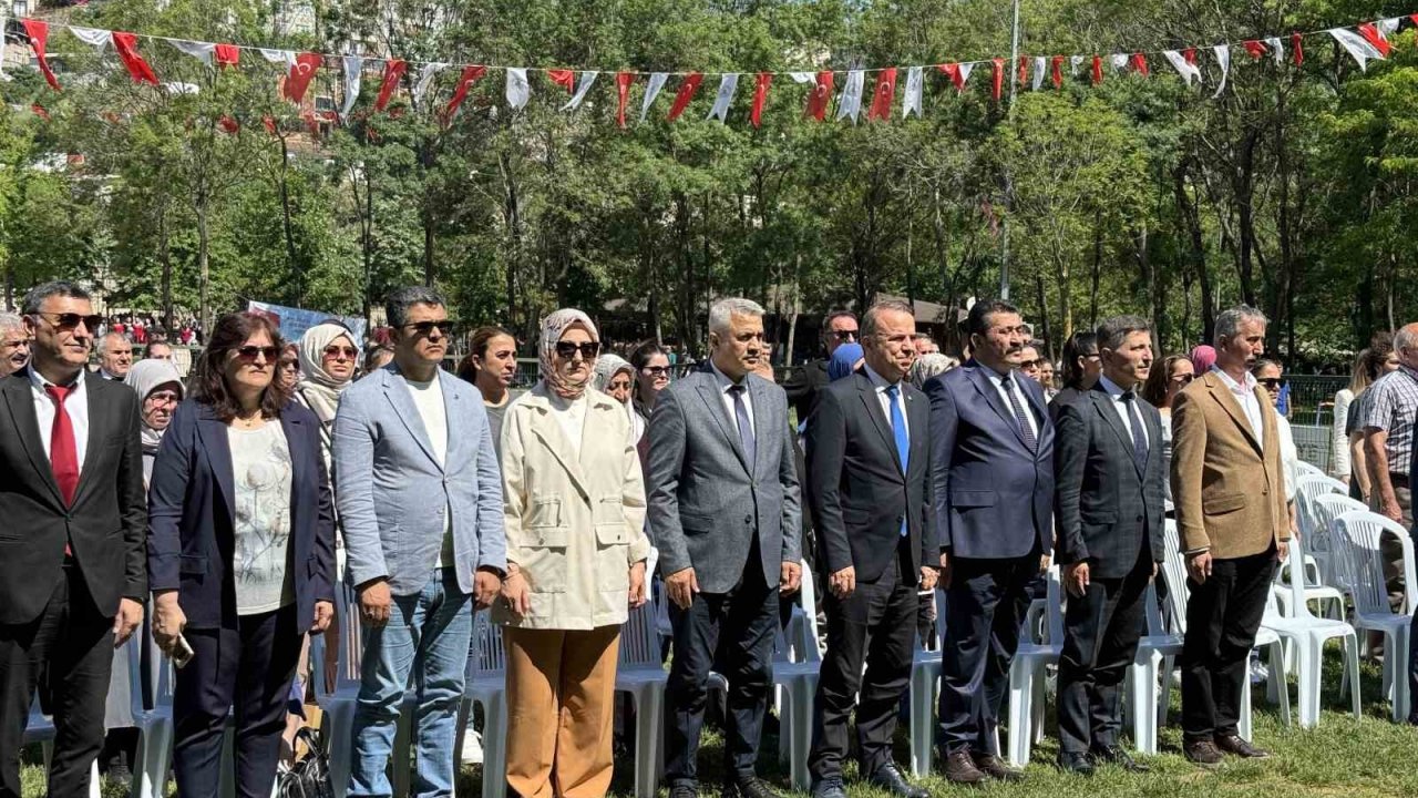 Kağıthane Belediyesi’nden İlçedeki Liseleri Tanıtım Şenliği Düzenlendi