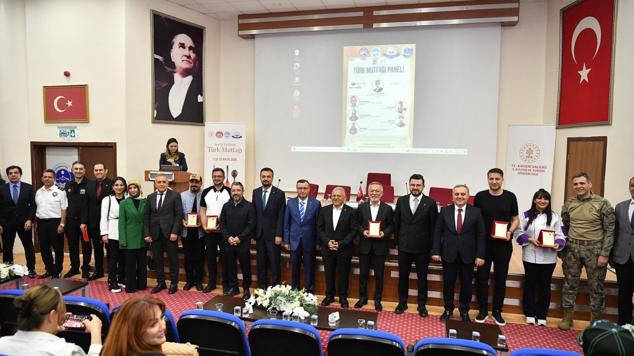 Başkan Büyükkılıç, Asırlık Tariflerle Türk Mutfağı Programına Katıldı