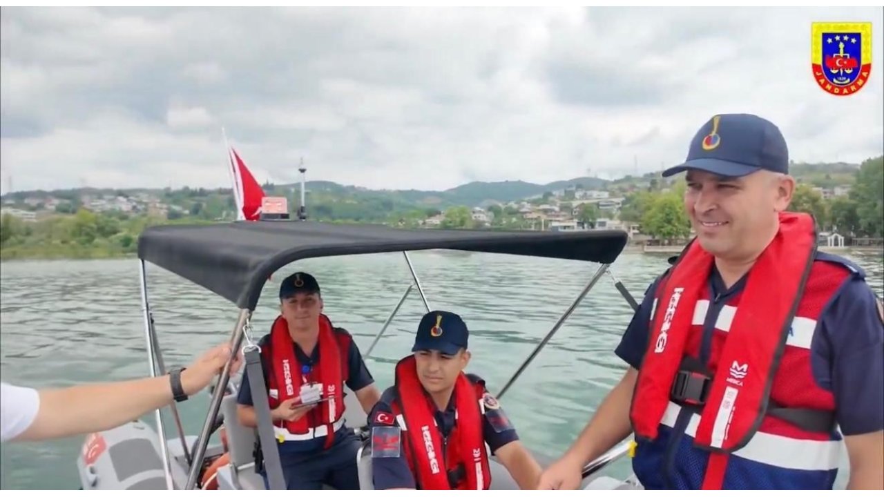 Jandarma 24 Saat Görevde: Sapanca Gölü Didik Didik Denetlendi