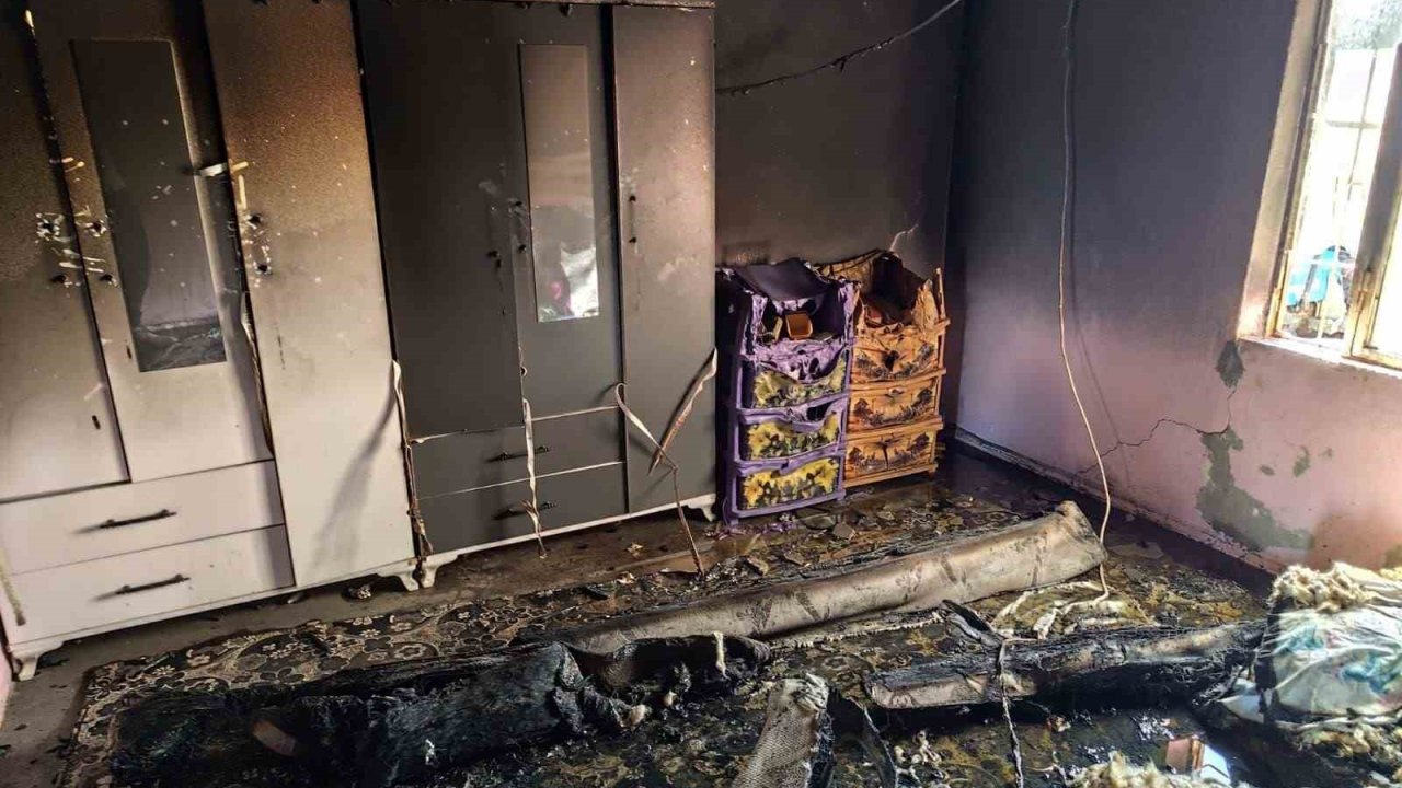 Siirt’te Yanan Ev Küle Döndü