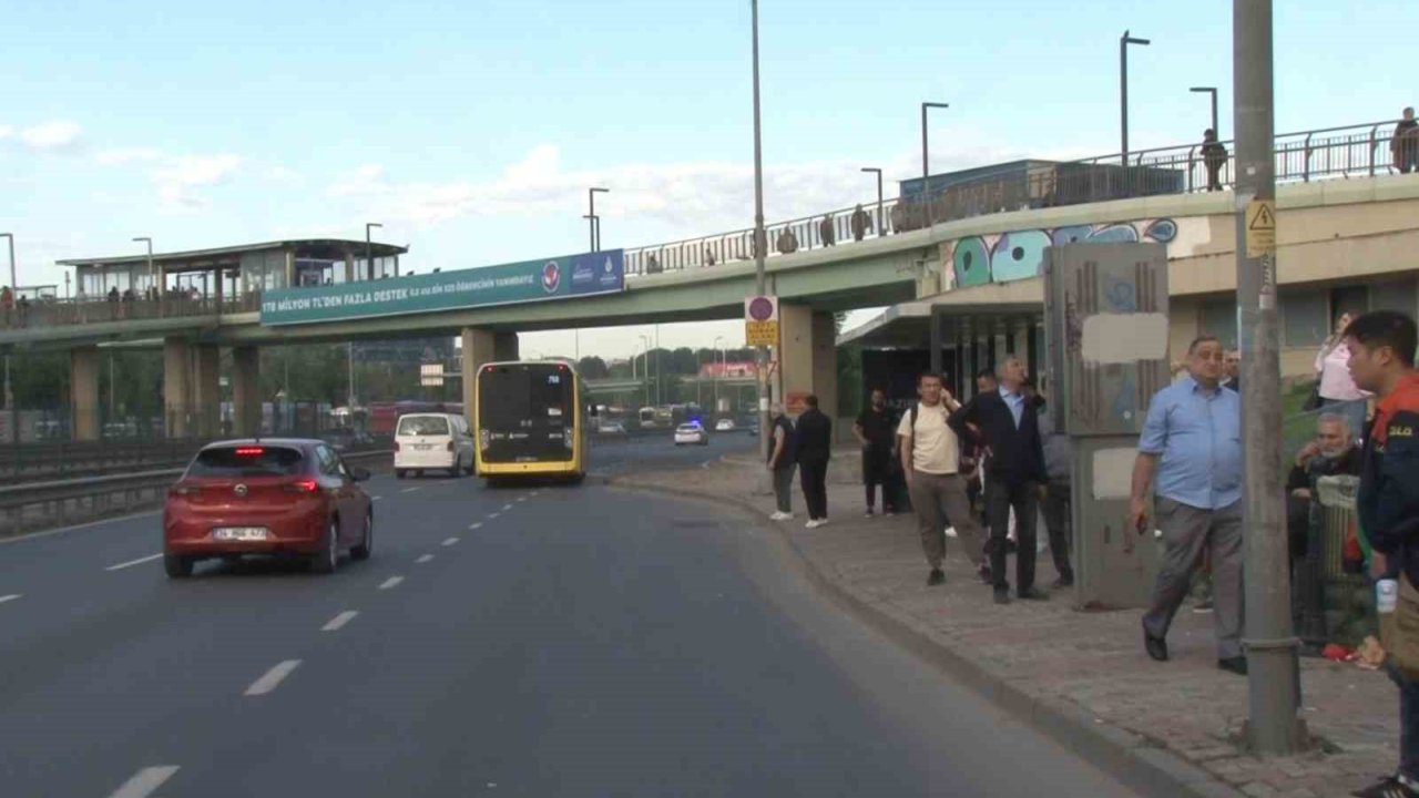 İstanbul’da Özel Halk Otobüsü Grevi Duraklarda Yoğunluğa Neden Oldu