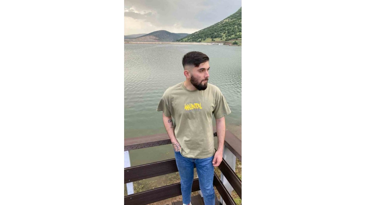 Gezi Yolunda Facia: 27 Yaşındaki Genç Hurdaya Dönen Araçta Öldü