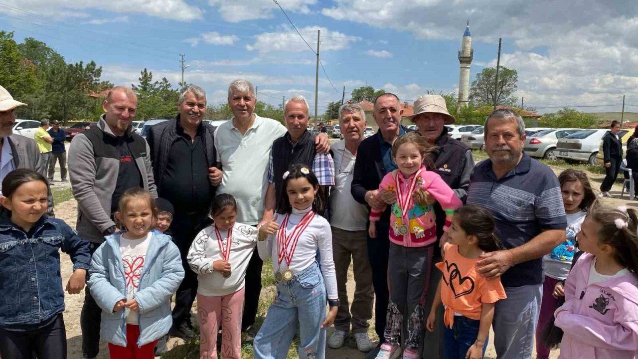 Umraniye Köy Halkı Bahar Şenliğinde Buluştu