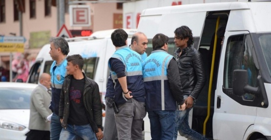 Adana’da çocukları dilendirenlere operasyon