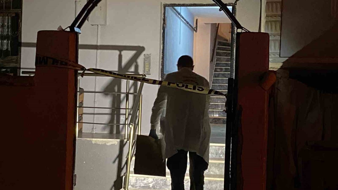 Kocaeli’de Bir Kişi Evinde Silahla Vurulmuş Halde Bulundu