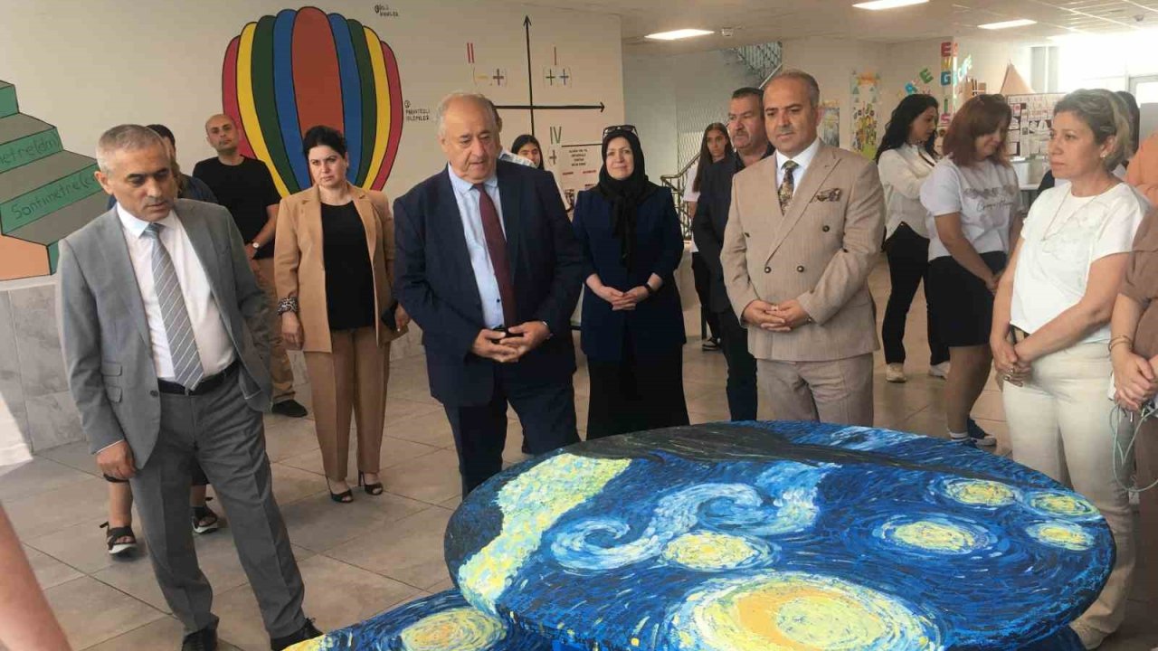 Aliağa 100. Yıl Ortaokulu’nda Tübitak 4006 Bilim Fuarı Açıldı