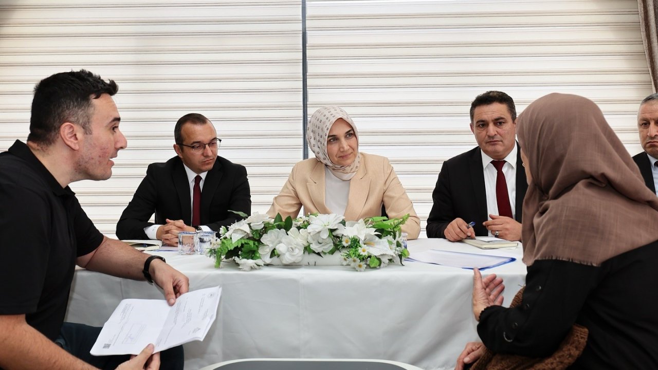 Vali Yiğitbaşı, Halk Günü Toplantısı’nda Vatandaşları Dinledi