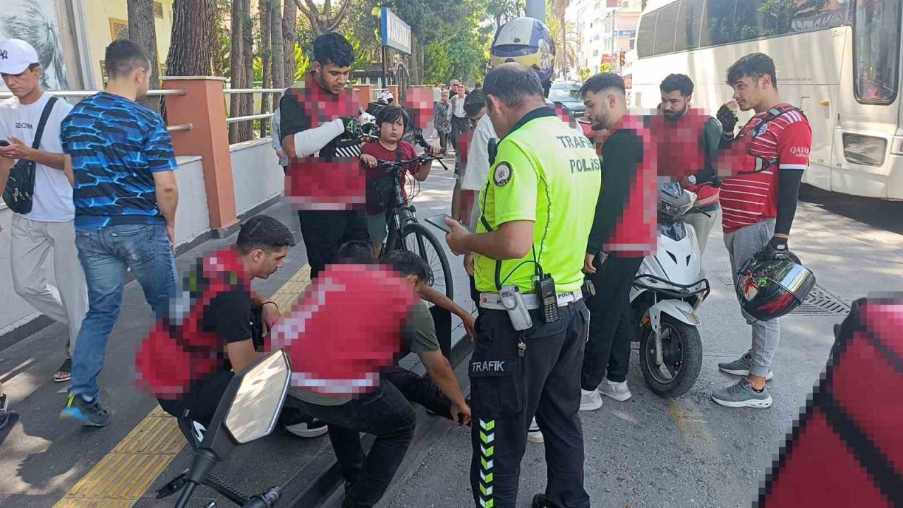 Kaza Yapan Kurye İçin Arkadaşları Seferber Oldu