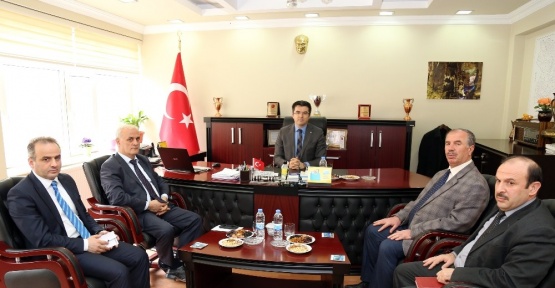 Vali Okay Memiş’ten Özel İdare’de yatırım değerlendirme toplantısı