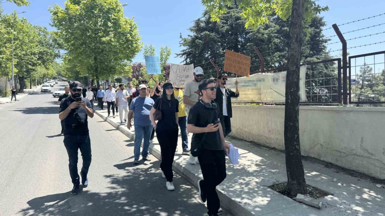 Üniversite Öğrencilerinden Yüzde 74’lük Zam Protestosu