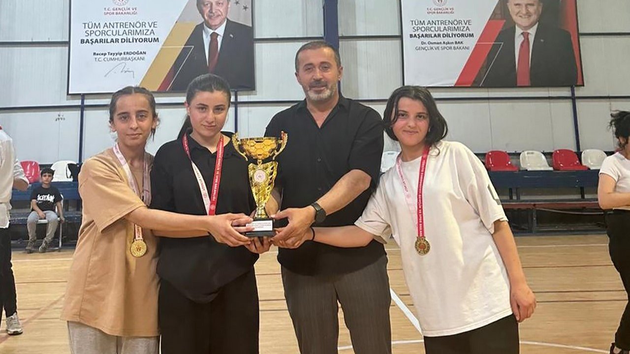 Yüksekova Ve Çukurca’da Basketbol Rüzgarı Esiyor
