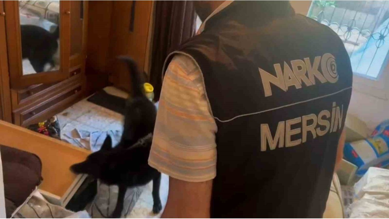 Zehir Taciri Kilolarca Uyuşturucu Ve 375 Bin Tl İle Yakalandı