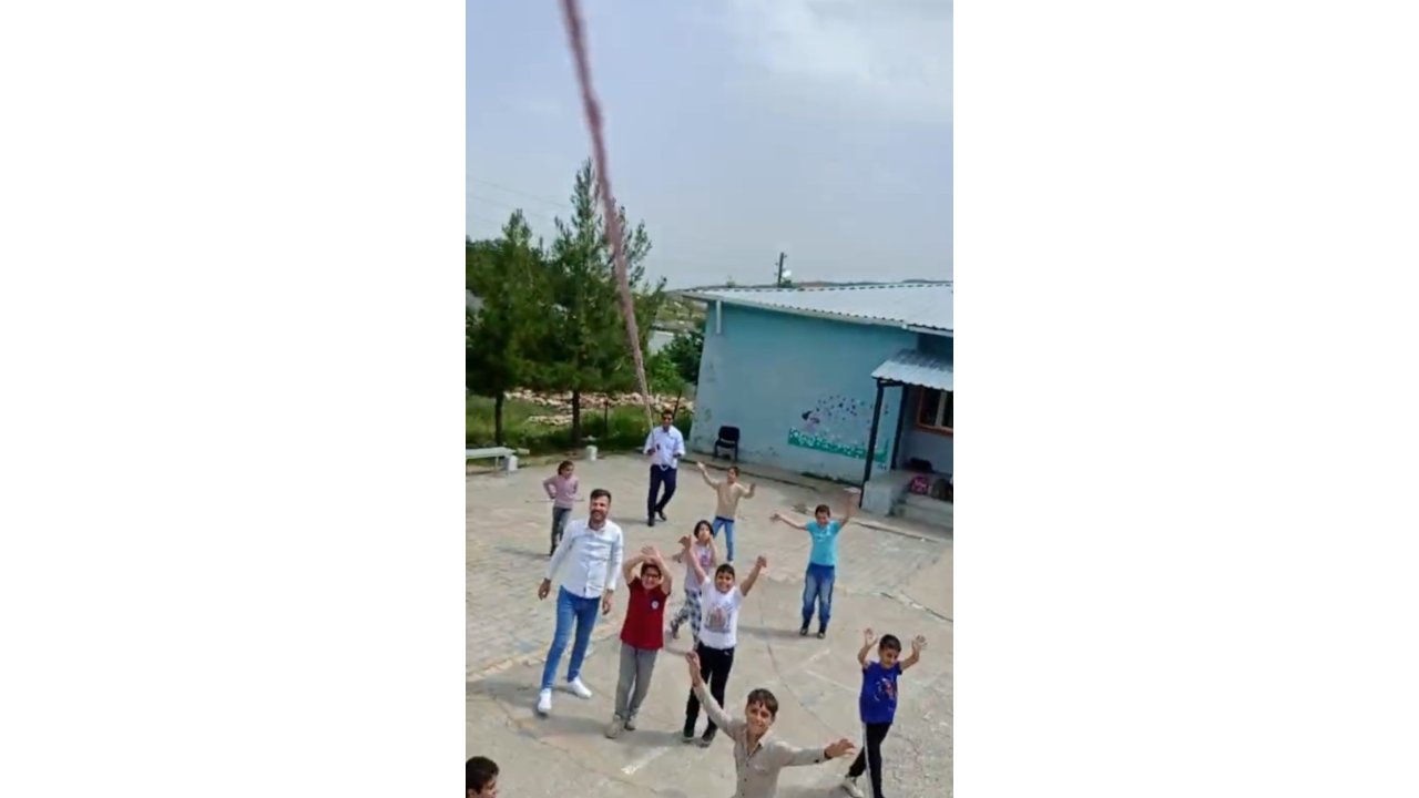 Öğrenciler Dron İstedi, Öğretmenler Uçurtmadan Yaptı