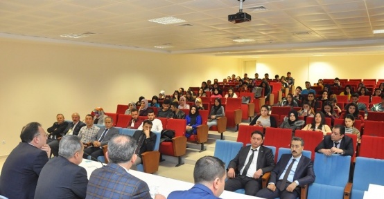 AEÜ’de vergi paneli düzenlendi