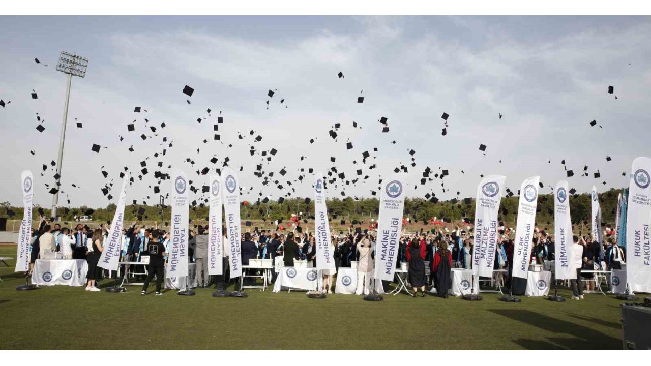 Esogü’de Mezuniyet Coşkusu Yaşandı