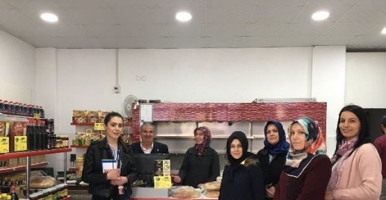 AK Parti Odunpazarı İlçe Kadın Kolları üyeleri referandum çalışmalarına devam ediyor