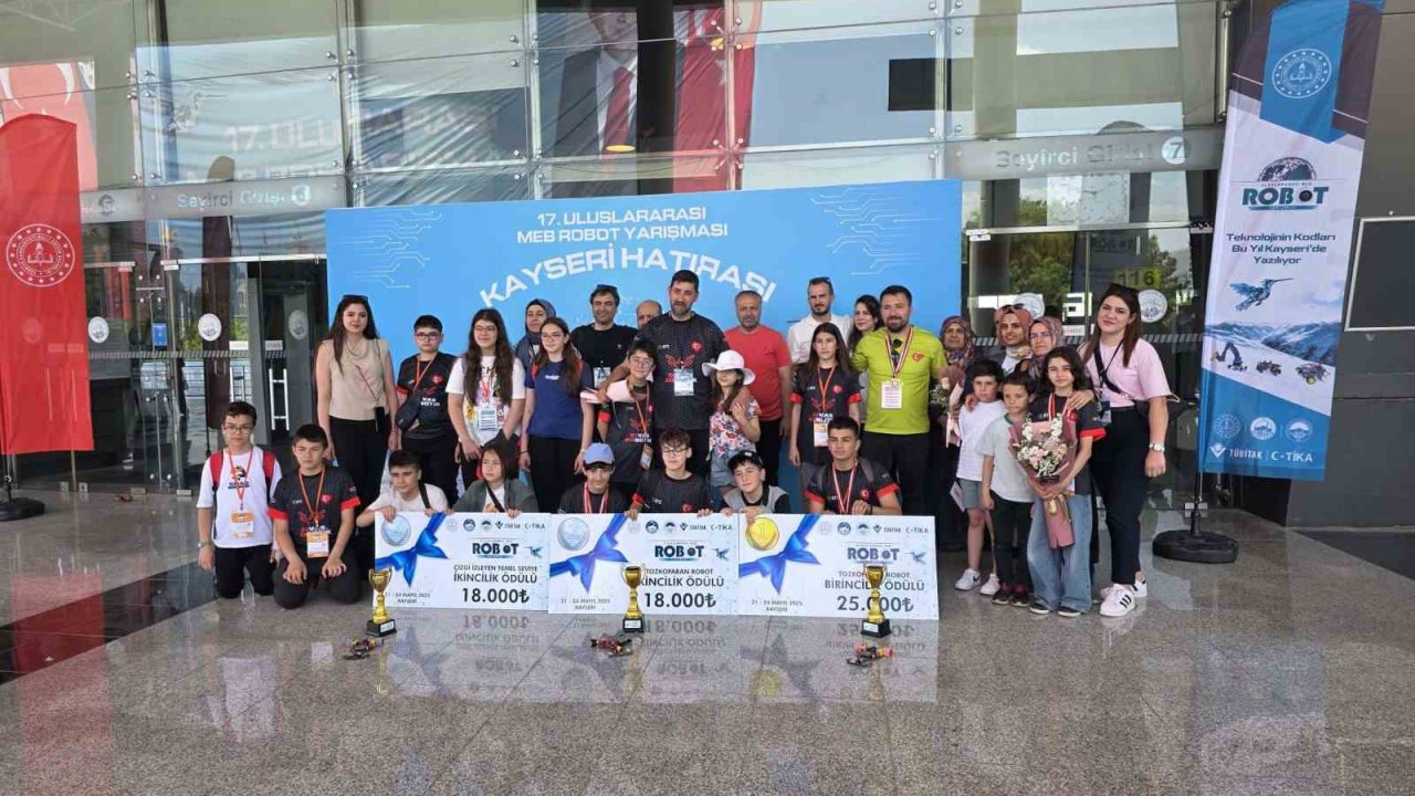 Kayseri’de Düzenlenen Robot Yarışması’na Sivas Damga Vurdu