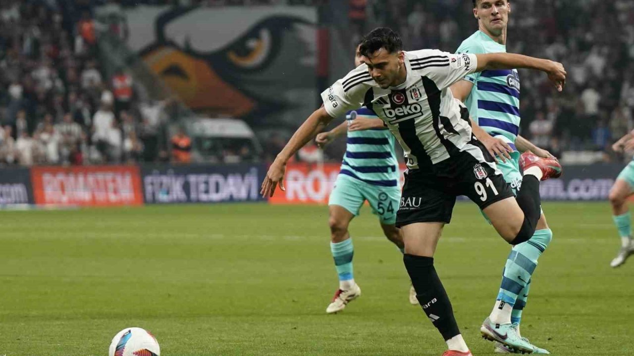 Trendyol Süper Lig: Beşiktaş: 1 - Çaykur Rizespor: 2 (Maç Sonucu)