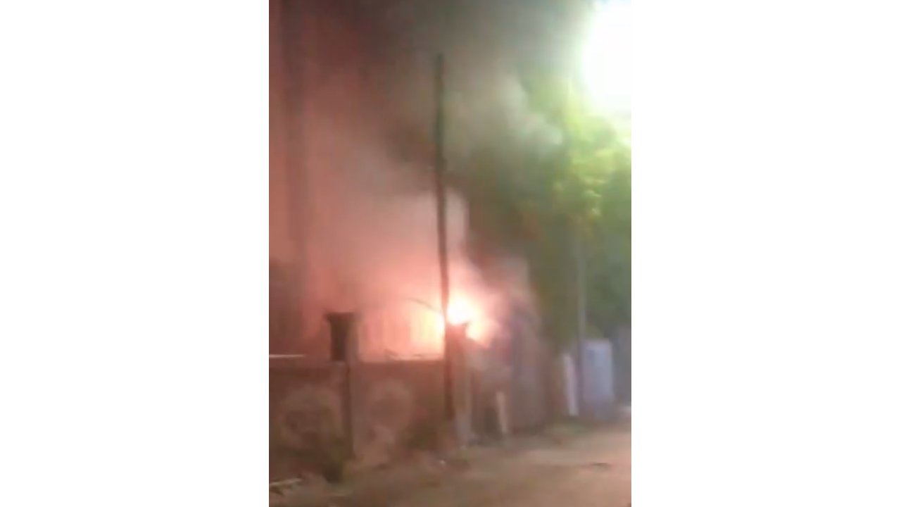 Elektrik Tesisatında Çıkan Yangın Korkuttu