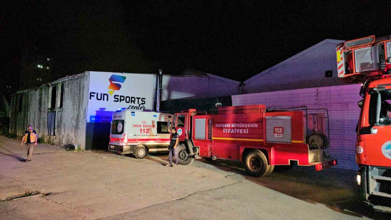 Kayseri’de Mobilya Fabrikasında Yangın