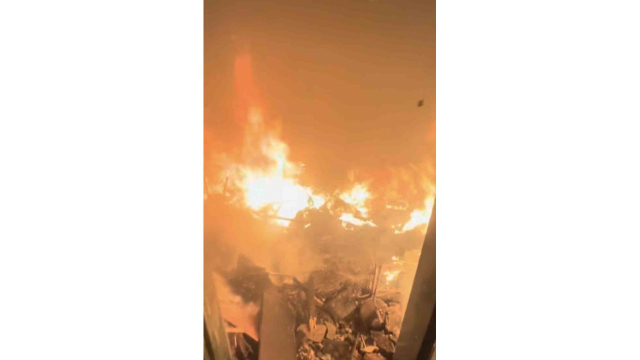 İsrail Ordusu Gazze Şeridi’nde Yerinden Edilmiş Sivillerin Barındığı Okulları Vurdu: En Az 20 Ölü, Onlarca Yaralı