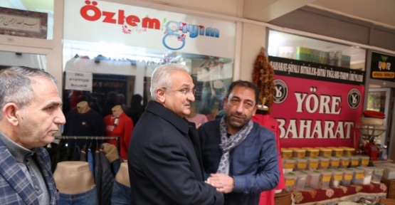 Başkan Başsoy güne uzun çarşı esnafı ile başladı