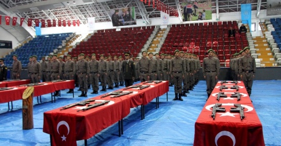 Jandarmada duygulandıran yemin töreni