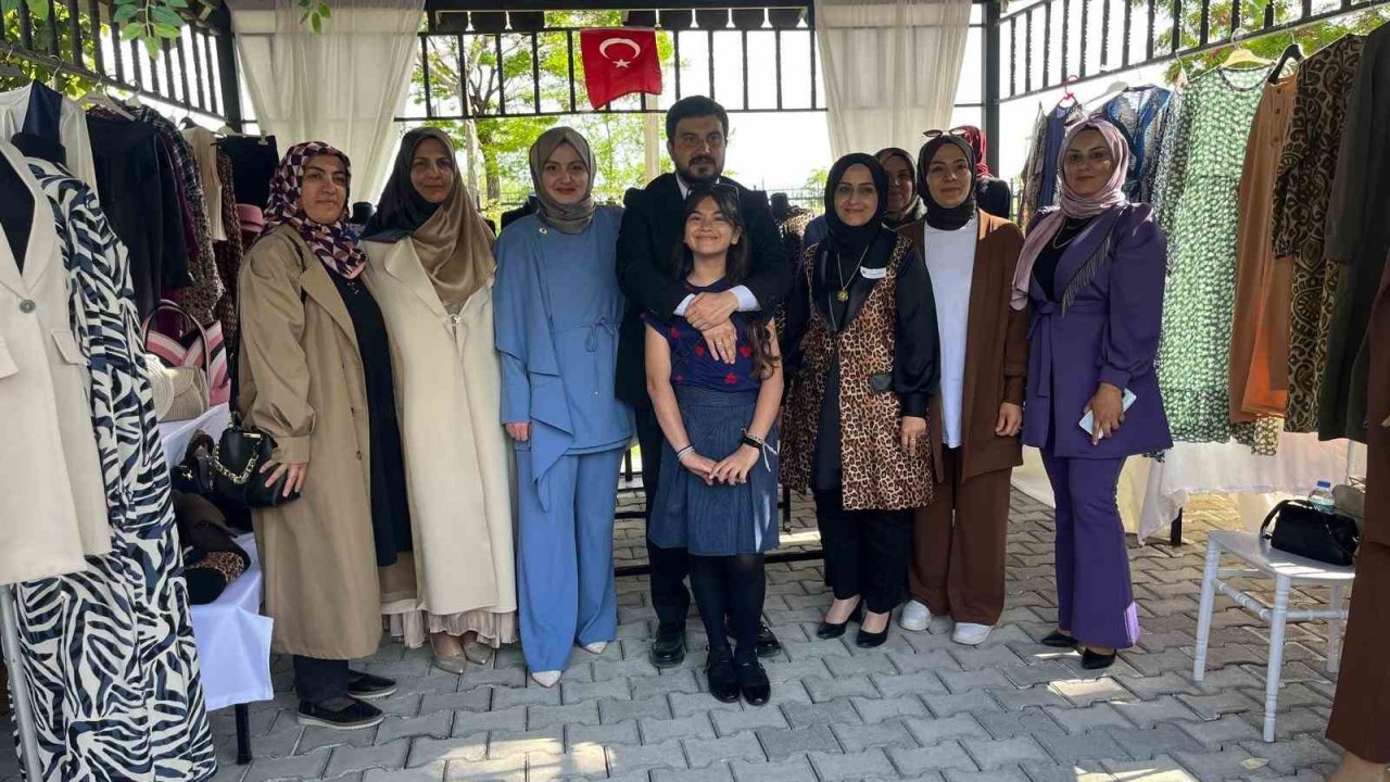 Adilcevaz’da Renkli Yıl Sonu Sergisi