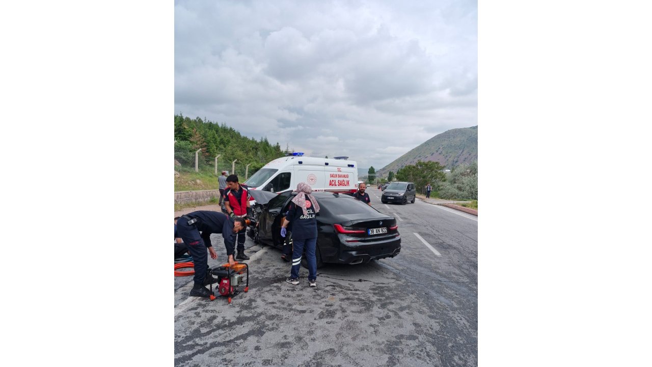 Kayseri’de Trafik Kazası: 1 Ölü 2 Ağır Yaralı