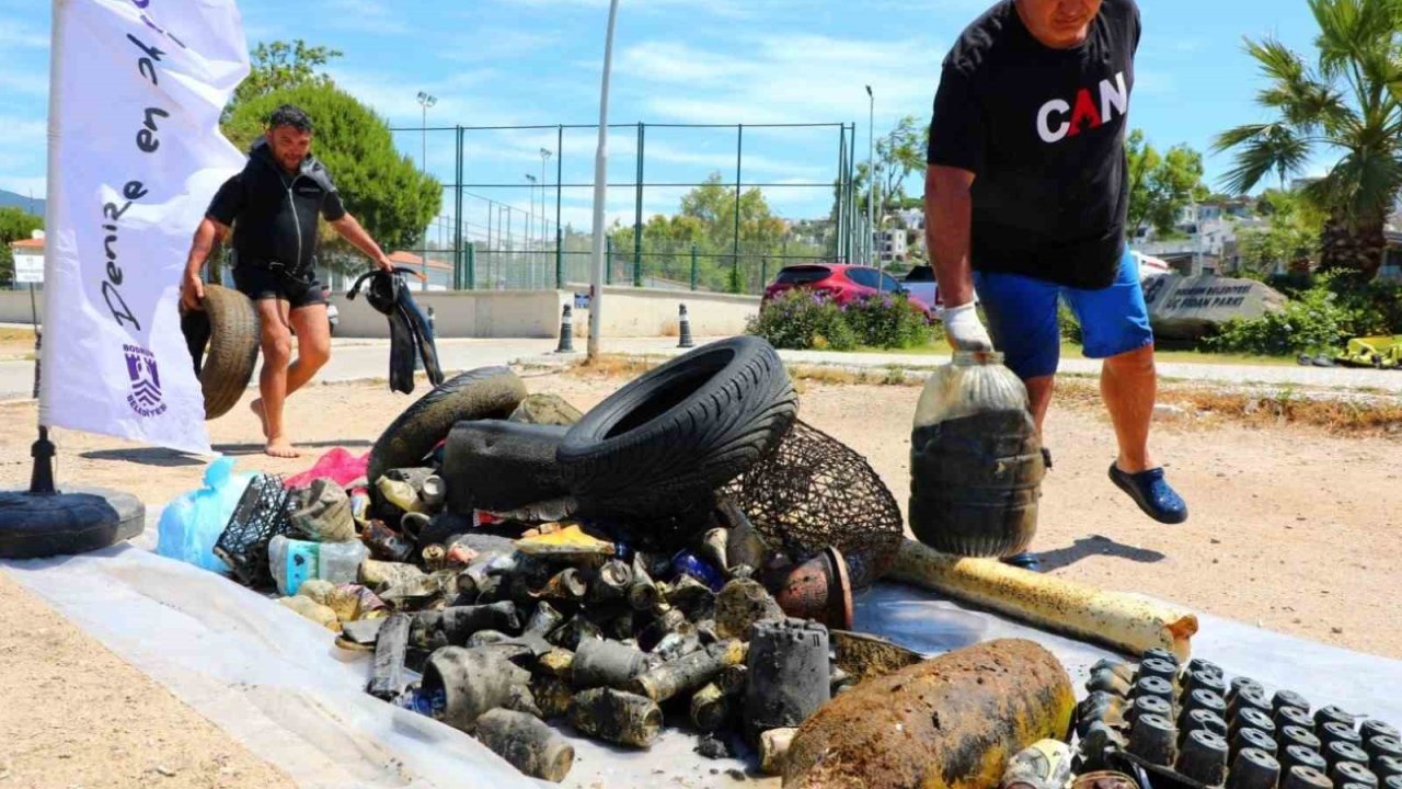 Üçüncü Etap Deniz Dibi Temizliği Bitez’de Yapıldı